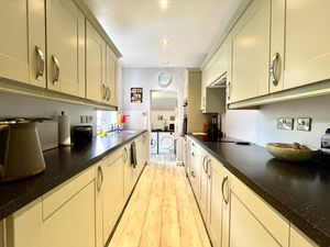 Kitchen- click for photo gallery